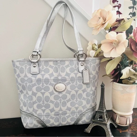Coach Signature Peyton Heritage Tote Lt Denim Silver Leather Accent EUC COA - Picture 1 of 12